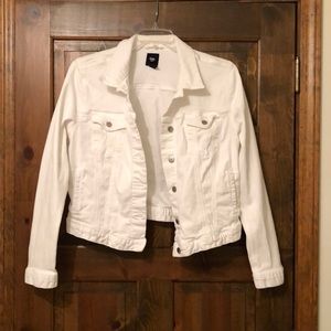 Gap white denim jacket great condition